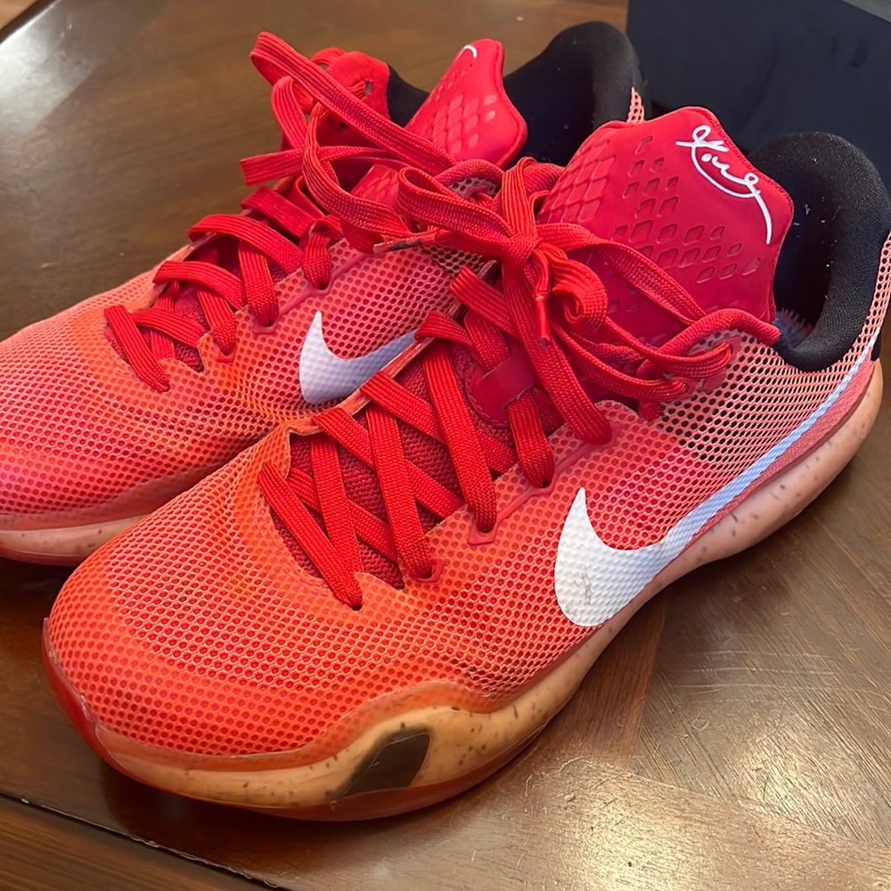 Kobe 10 “Majors”